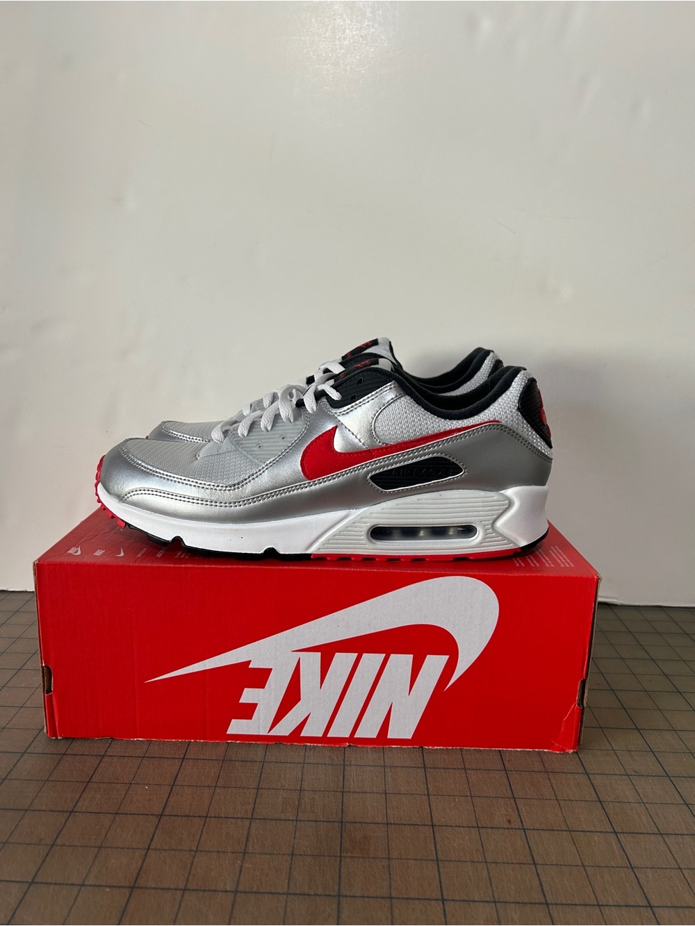 Nike Air Max 90 ‘Icons - Silver Bullet’